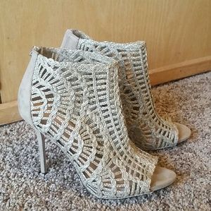 Zara Heels Size 9 (EU 40)